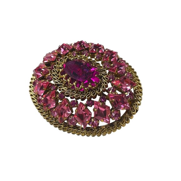 Vintage 1940's Pink Austrian Crystal in a Gold-Tone Filigree Set Brooch - Picture 2 of 8